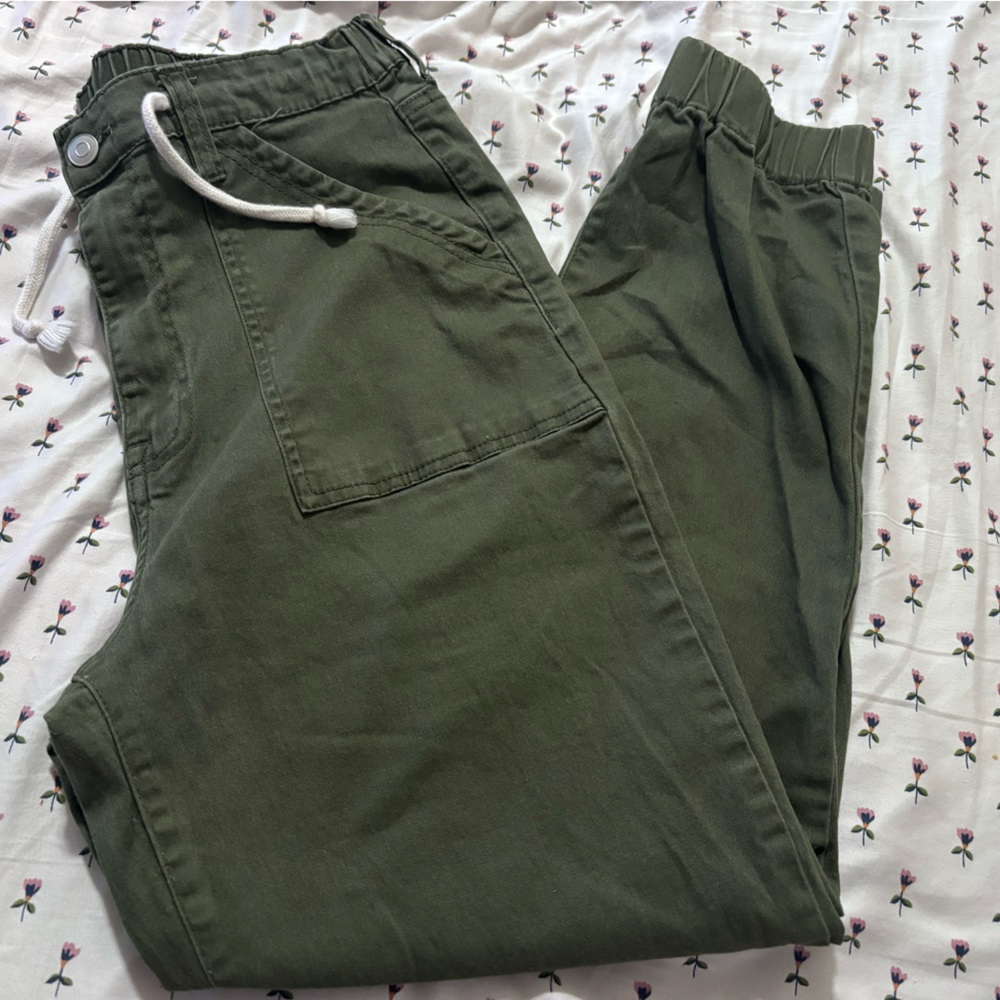 No boundaries green joggers
